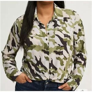 Torrid Georgette Relaxed Shirt Top Women's Plus Size 2X Green Camo Long Sleeve